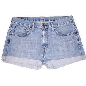 Vintage Levi's Mid-High Rise Cuffed Shorts 33/34